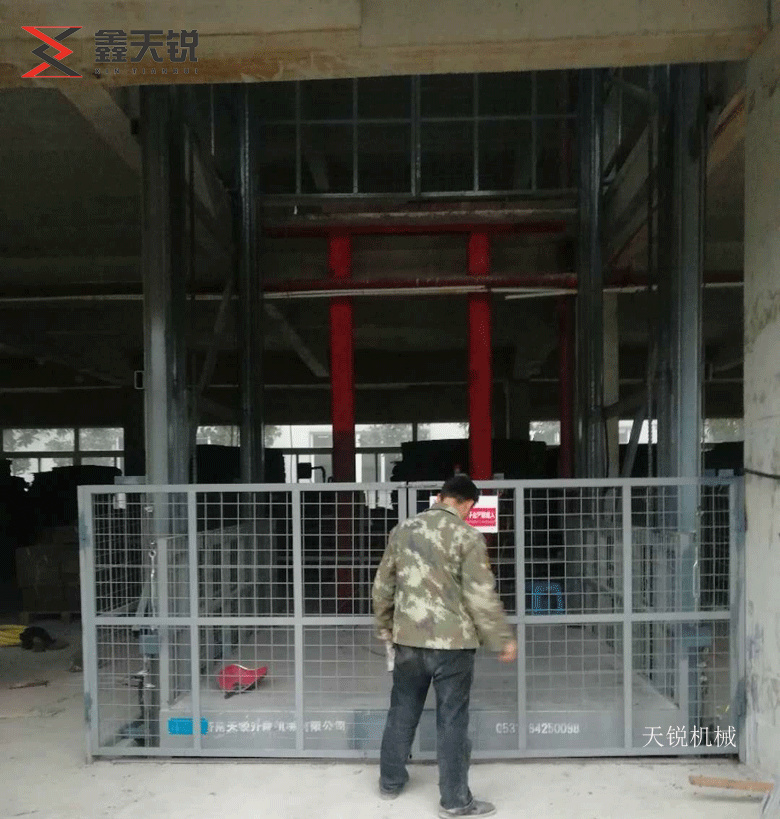 克孜勒苏10吨液压货梯交付使用